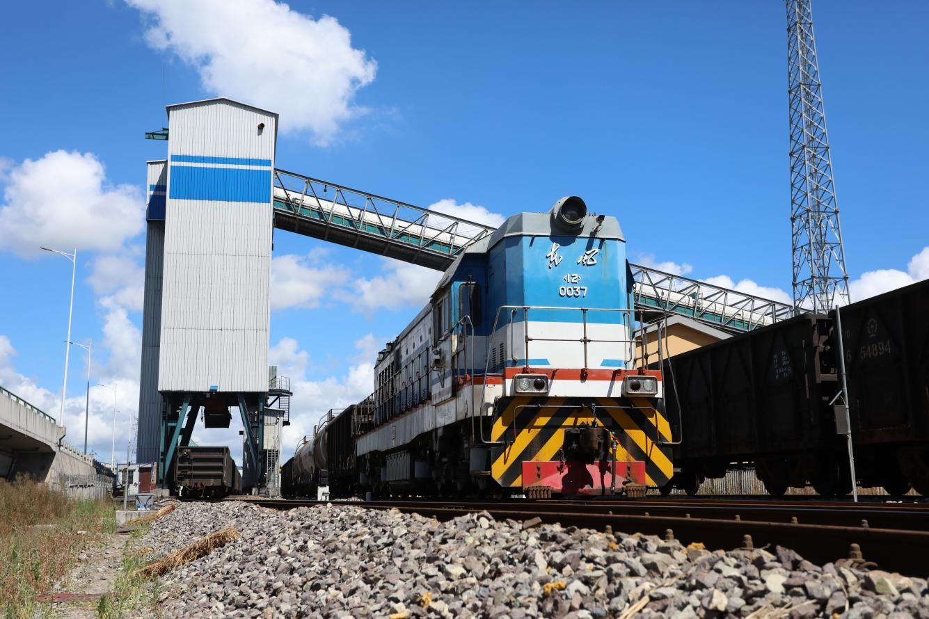 28圈海铁联运单月营业量立异高